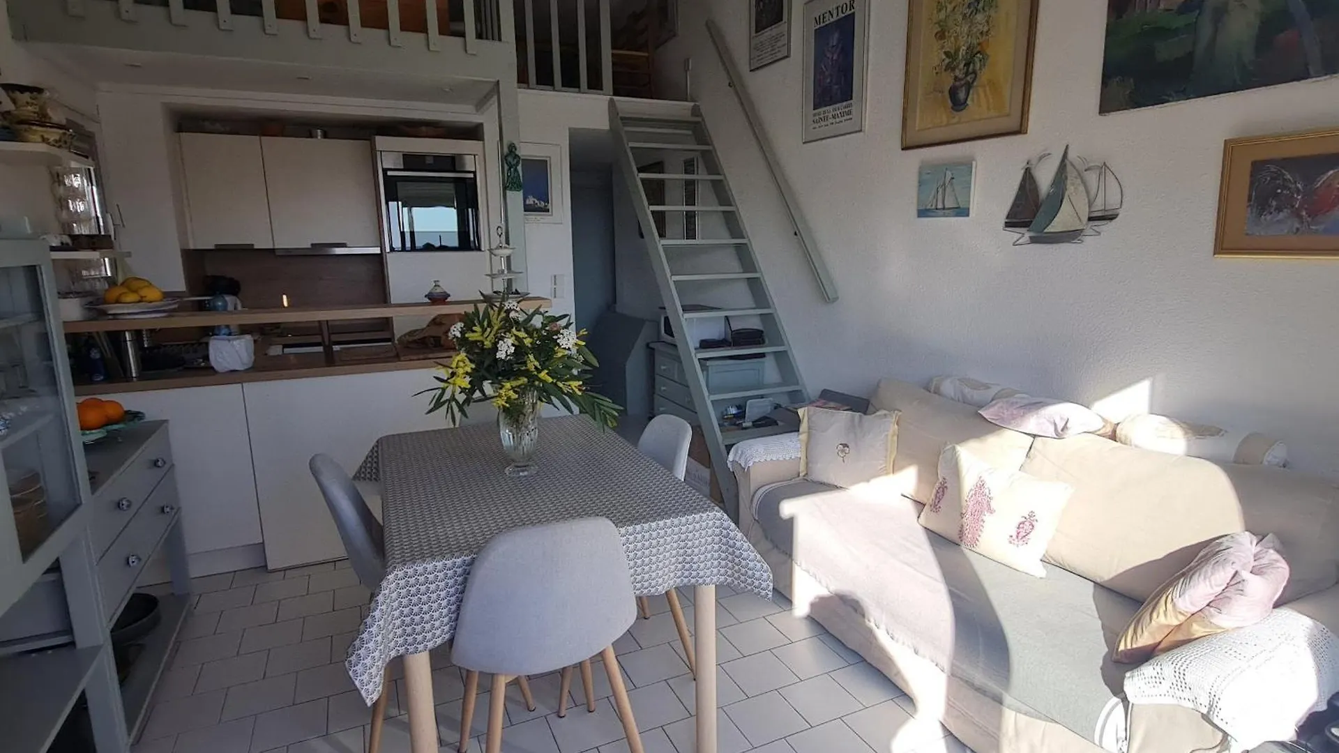 Appartement 3 Pieces Avec Balcon Et Acces Plage A Sainte-Maxime - Fr-1-780-55 Apartment