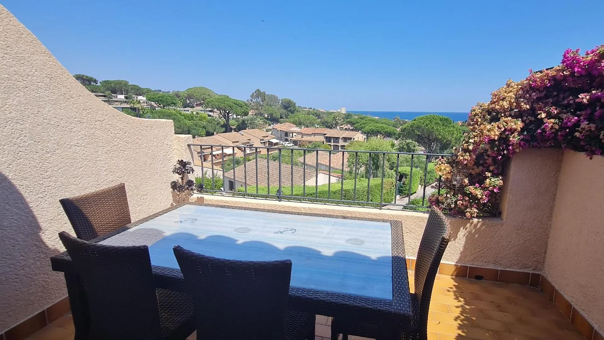Apartment Appartement 3 Pieces Avec Balcon Et Acces Plage A Sainte-Maxime - Fr-1-780-55