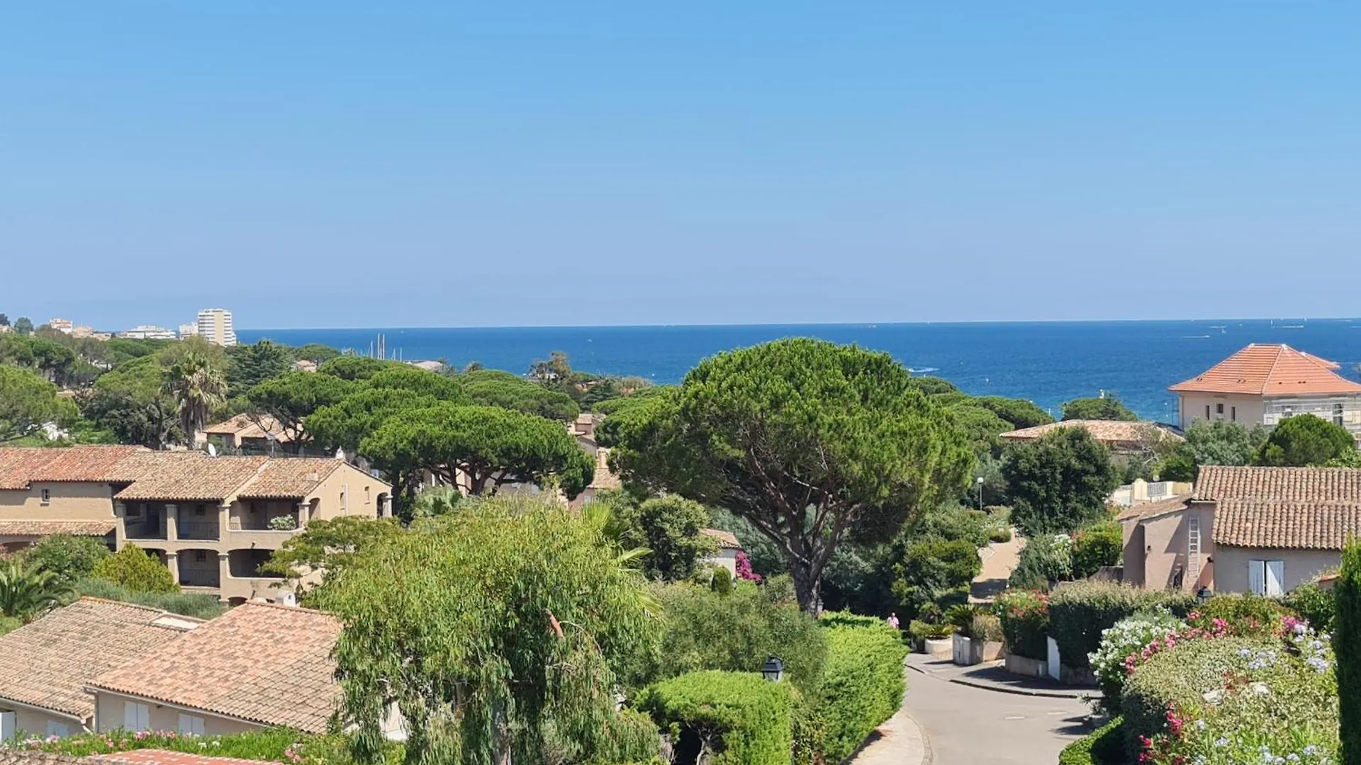 Appartement 3 Pieces Avec Balcon Et Acces Plage A Sainte-Maxime - Fr-1-780-55